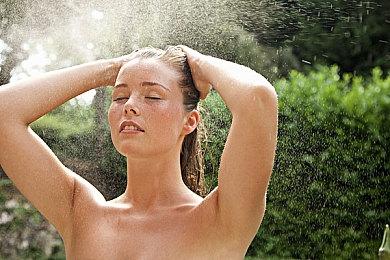 复古赛博朋克风格FPS《Turbo Overkill》公布